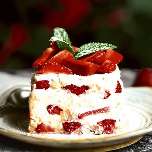20 Servietten Strawberry Cake - Erdbeertorte 33x33cm